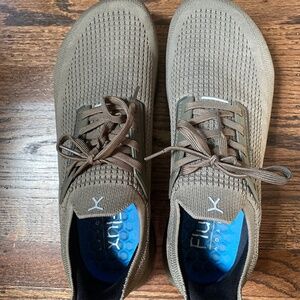 Flux Adapt waterproof runner